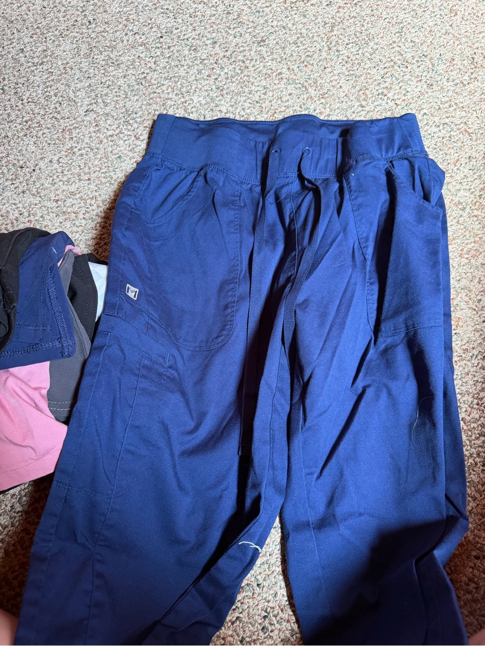 HUGE FIGS SCRUB LOT & MORE WOMENS !! - Picture 14 of 15